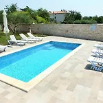 Apartmán Family-friendly With Swimming Pool Babici, - 2531
