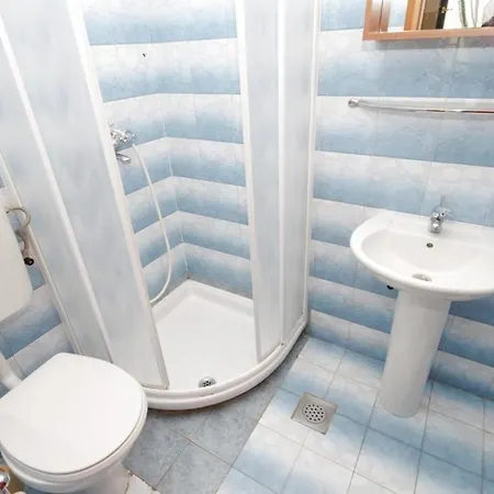 Family-friendly With Swimming Pool Babici, - 2531 شقة *