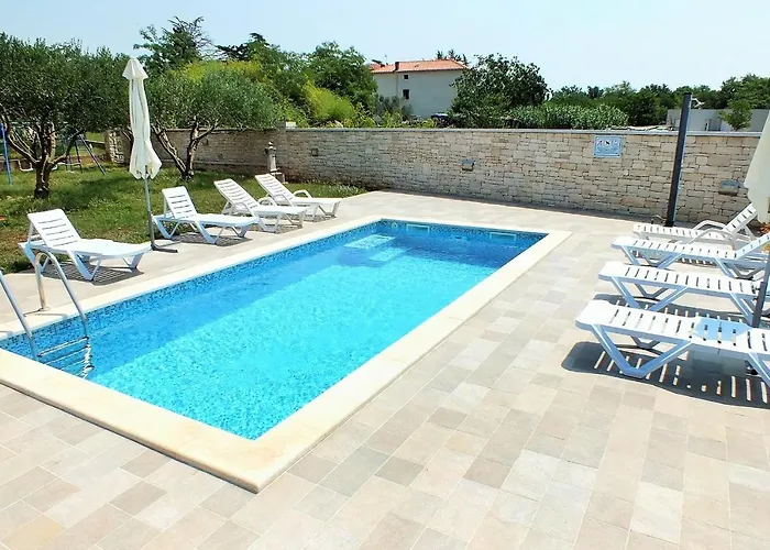Apartment Family-friendly With Swimming Pool Babici, - 2531